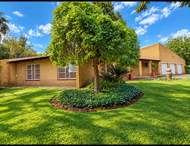 4 BEDROOM HOUSE FOR SALE IN THREE RIVERS EAST